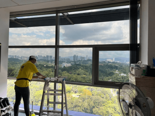 TINTED SOLAR TINT FILM TAMAN SALAK SELATAN